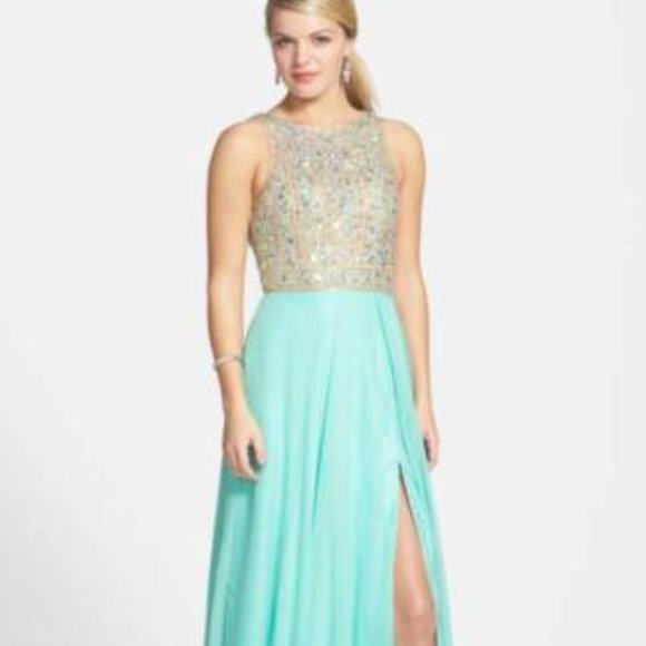 MA CDUGGAL EMBELLISHED BODICE OPEN BACK SKY BLUE GOWN sz 8 - Picture 1 of 5